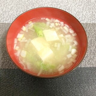 さやえんどうと木綿豆腐のお味噌汁